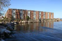 Lighthouse Inn - Two Rivers