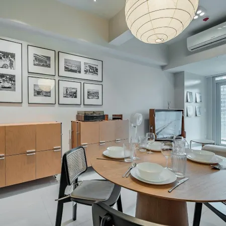 Elvora Residence BGC (Uptown Parksuits )