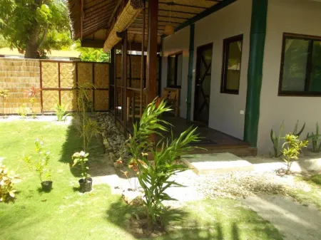 Eddie`s Beach Resort Siargao Отели в г. Северный Суригао