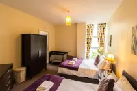 The Courtyard Apartments - bar