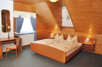 Hotel Waldschloss Hotels in Weilrod