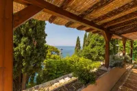 Cypress Cottage فنادق في Komolac