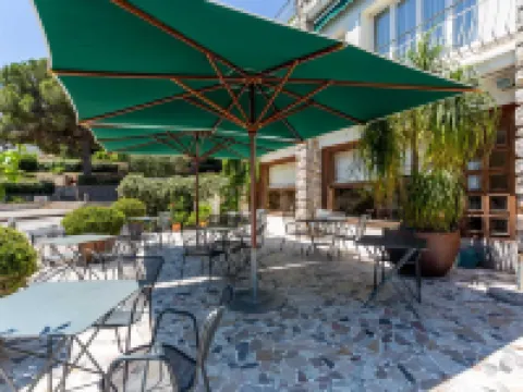 Hôtel le Richiardi Hotels in Carqueiranne