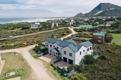 Stay at Friends فنادق في Betty's Bay