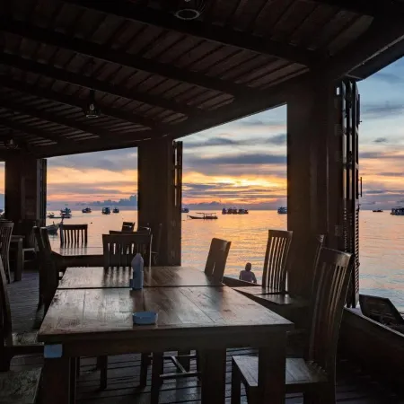Koh Tao Regal Resort Отели рядом с достопримечательностью «Пляж Сай Дэнг»