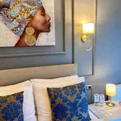 12 Rooms Hotel Rooms