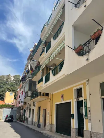 Casa Famiani Bed & Breakfast Отели в г. Mazzeo