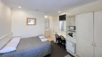 Coachman Hotel Motel