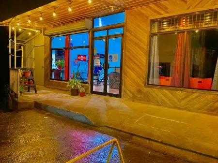 Cabinas Selva Verde Отели рядом с достопримечательностью «San Luis Waterfall»