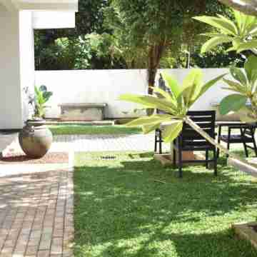 Surf N Summer Hotel Exterior