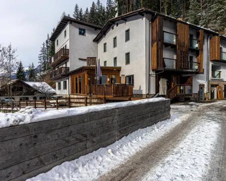Chalet Margoni Hotels in Canazei