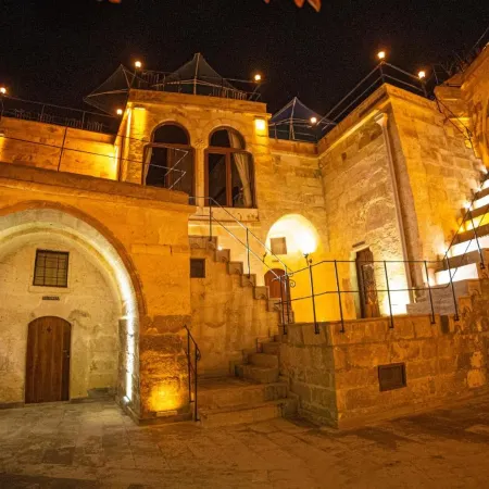 Pietra Cave Suites