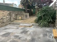 House - Sleeps up to 8 People & Free Parking - Parking