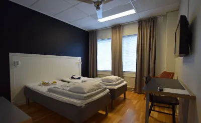 Hostel Snoozemore Hotels near Backa 2