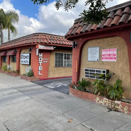 Uptown Inn