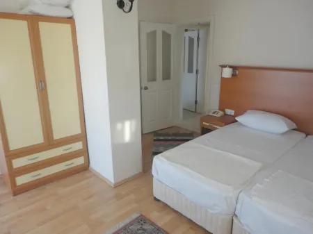 Cicek Hotel & Apartments