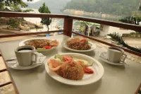 Pandu Lakeside Hotel Parapat