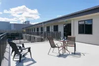 Acacia Lake View Motel - 3-Star