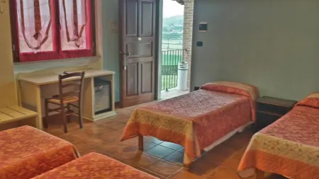 Agriturismo le Due Cascine Отели в г. Кастельнуово-Кальчеа