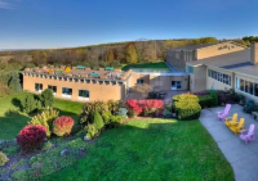 Old Orchard Inn Hotel a 