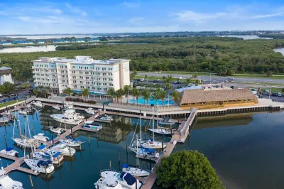 Compass Hotel by Margaritaville Anna Maria Sound Hotels in der Nähe von Manatee Village Historical Park