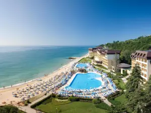 HVD Riviera Beach Ultra All Inclusive & Mineral Pool - Private Beach & Free Parking