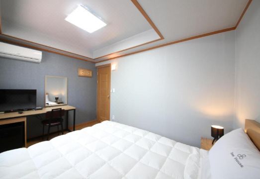 경주 비 하우스의 외부 또는 로비 사진