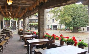 Hostellerie du Vieux Pérouges