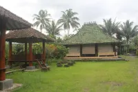 Joglo Greenhouse Hotels in Ngemplak