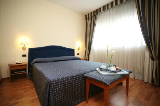 Hotel Executive Meeting & Events