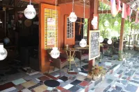 Green Hill Hostel & Tour