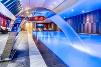 Uroczysko Siedmiu Stawów Luxury Hotel - プール
