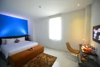 J Hotel - Bandara Soekarno Hatta Hotels in Benda
