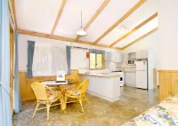 Lorikeet Holiday Park Hotels in Woolgoolga