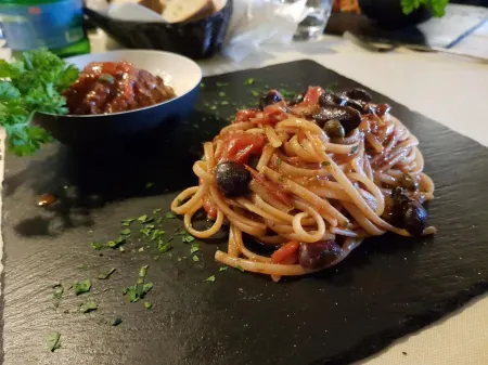 La Bella Napoli B&B Отели рядом с достопримечательностью «Via Caracciolo e Lungomare di Napoli»