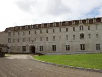 Les Chambres de l'Abbaye Hotels in Saintes