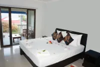 Le Relax Hotel and Restaurant - balcony