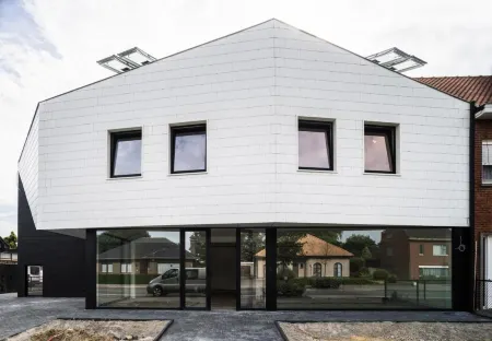 TRUST Hotel Отели в г. Синт-Никлаас