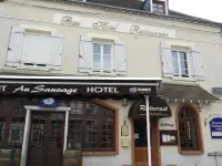 Au Sauvage Hotels in Combreux