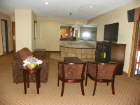 Royalton Inn & Suites Upper Sandusky Hotels in Upper Sandusky