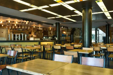 Auberge des 3 Fontaines - Youth Hostel Отели в г. Одергем