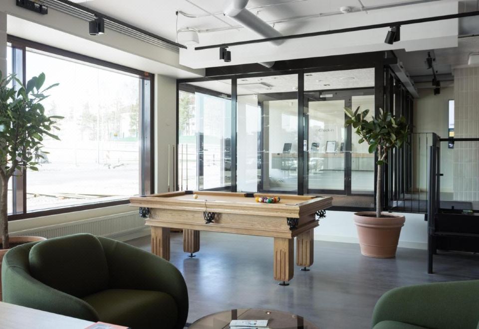 현대적인 놀리 스튜디오 공용 주방