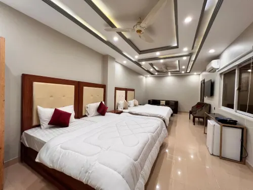 แกรนด์ลักชัวรี่โรงแรม