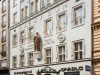 Theatre 9 Apartments by Adrez Hotels near Charles Bridge