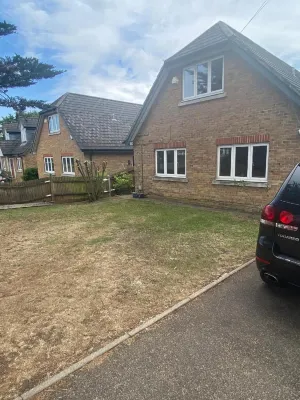 1 Bed Studio - Sleeps 2 - Smoking - Parking - Wifi Hotels in Ruislip