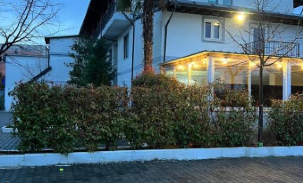 Hotel Bicaj - Housity