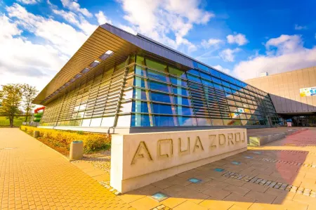 Aqua-Zdrój Отели в г. Валбжих