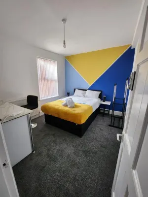 Bamville Shared House Hotels near Sutton Coldfield