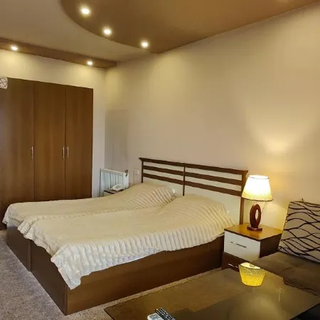 Areg Hotel Отели рядом с достопримечательностью «Железнодорожный вокзал Еревана»