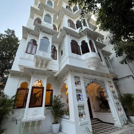 Oladar Haveli – My Downtown Hotels